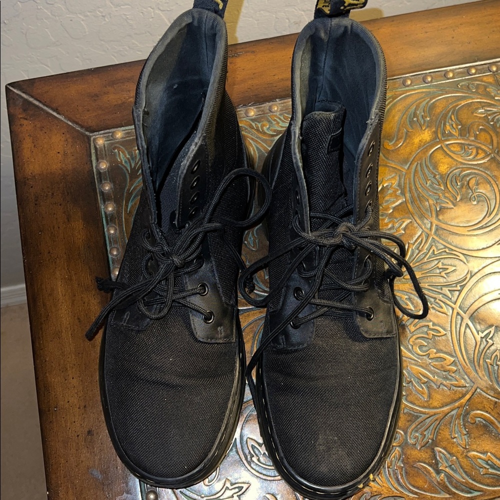 Dr. Martens Black Lace-Up Boots Men’s Size 9 Good Condition